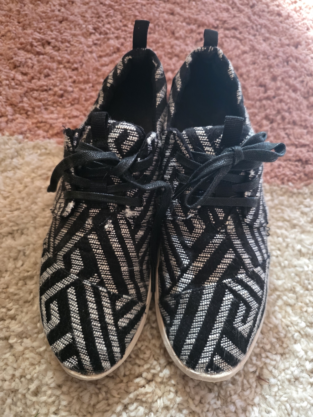 Toms Black & White Geometric Knit Sneakers